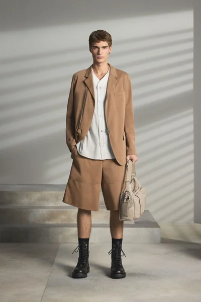 Look 12